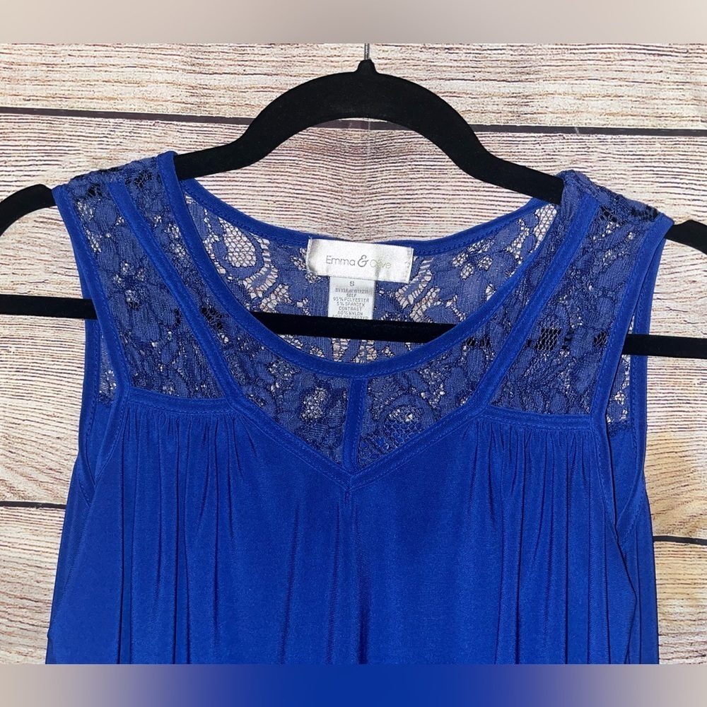 🤎3/$10 Emma & Olive Sleeveless Laced Top Size Small - Picture 3 of 8
